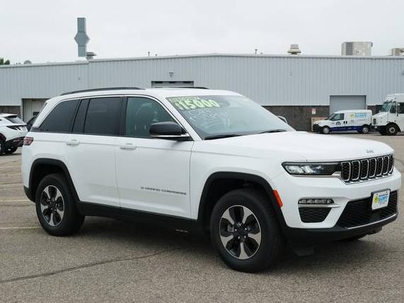 JEEP GRAND CHEROKEE 2024 1C4RJYB67RC111211 image